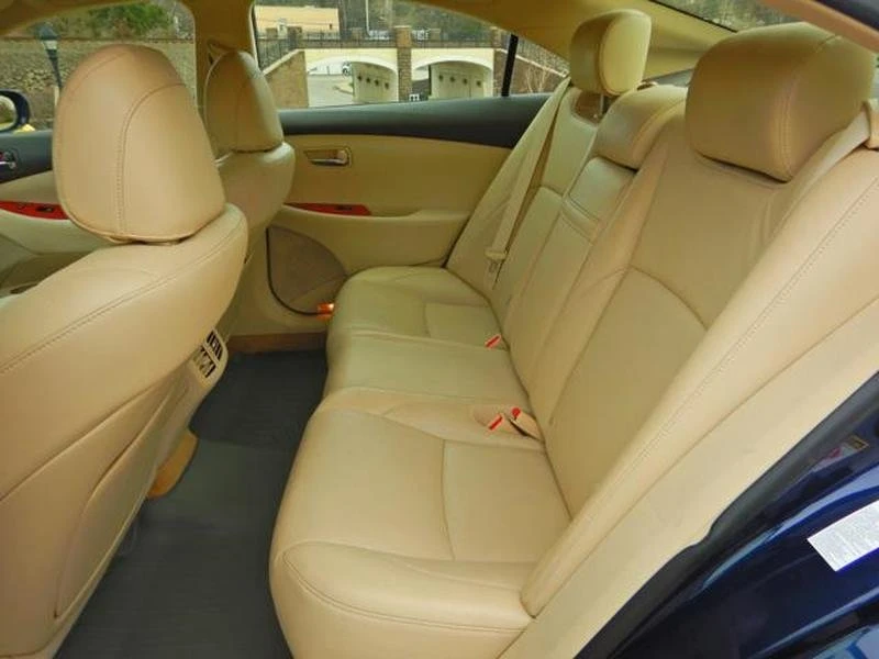 2012 Lexus ES 5th Gen - Image 13 of 19