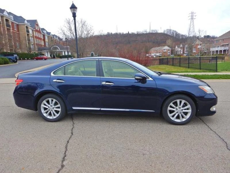 2012 Lexus ES 5th Gen - Image 10 of 19
