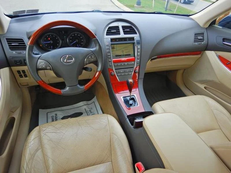 2012 Lexus ES 5th Gen - Image 2 of 19