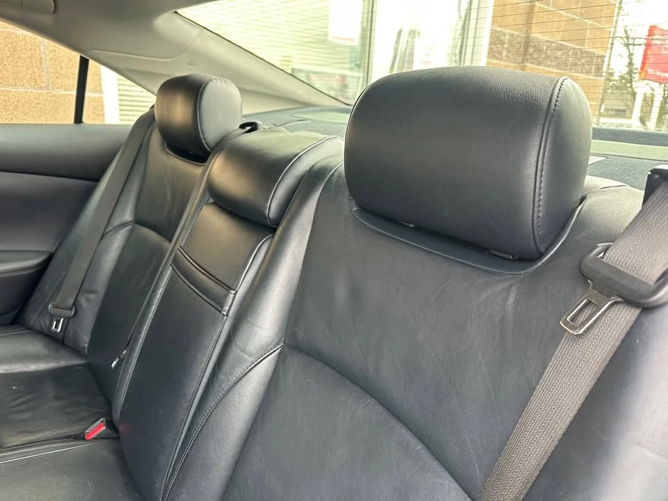 2012 Lexus ES 5th Gen - Image 11 of 19