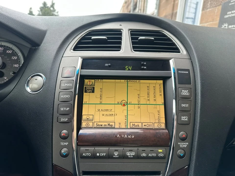 2012 Lexus ES 5th Gen - Image 12 of 19