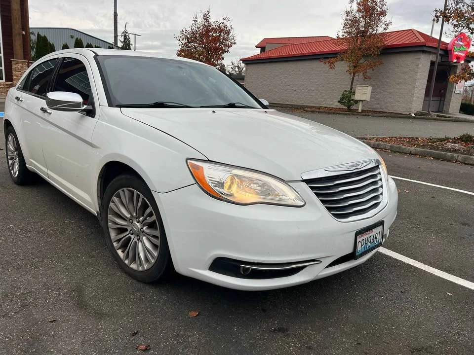 2012 Lexus ES 5th Gen - Image 16 of 19