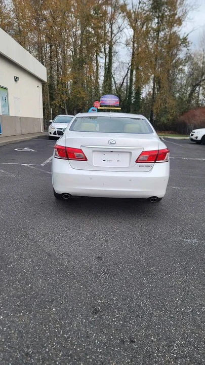 2012 Lexus ES 5th Gen - Image 10 of 19