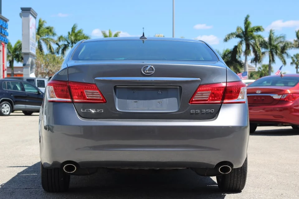 2012 Lexus ES 5th Gen - Image 5 of 13
