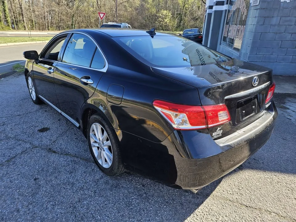 2012 Lexus ES 5th Gen - Image 2 of 20