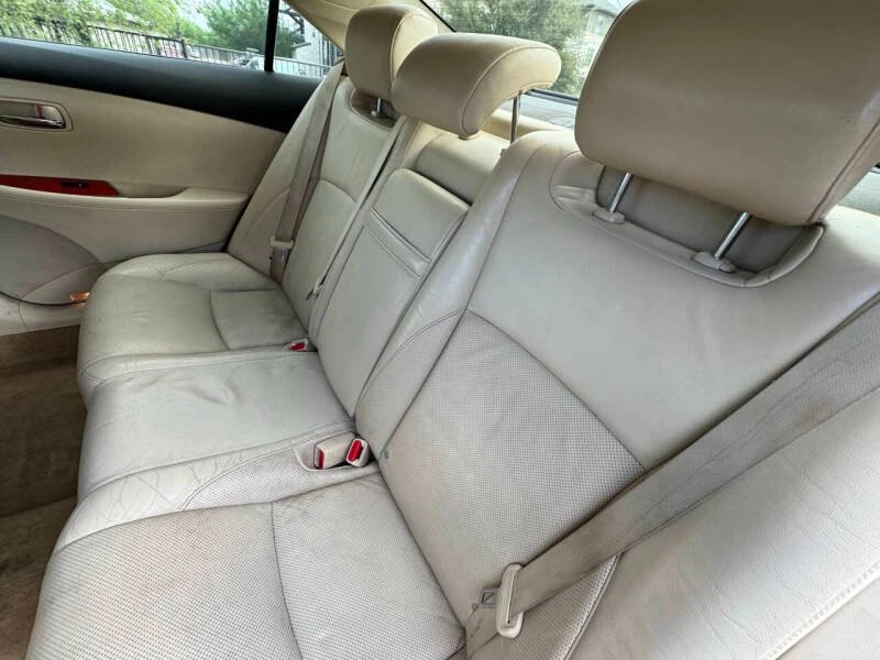 2012 Lexus ES 5th Gen - Image 4 of 12