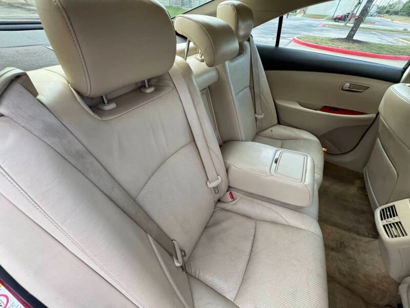 2012 Lexus ES 5th Gen - Image 11 of 12