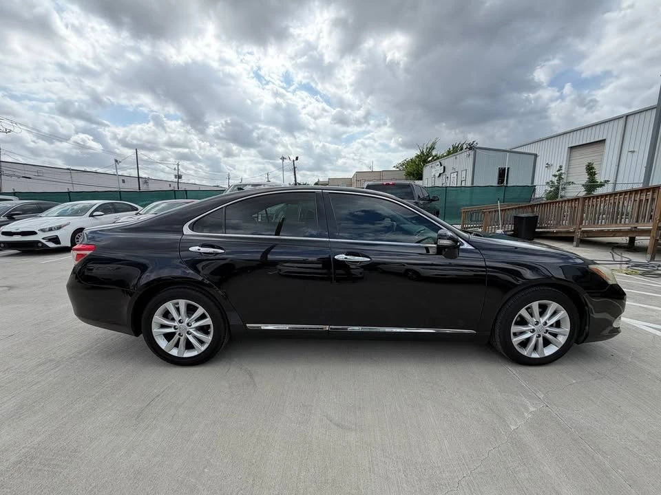 2012 Lexus ES 5th Gen - Image 3 of 20