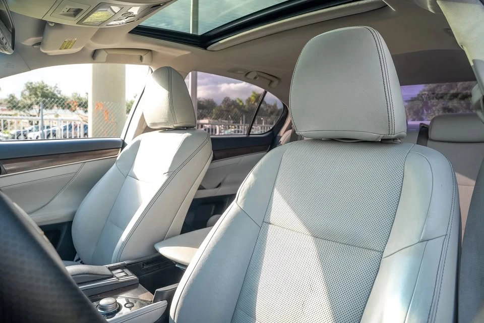 2012 Lexus GS 4th Gen - Image 16 of 20