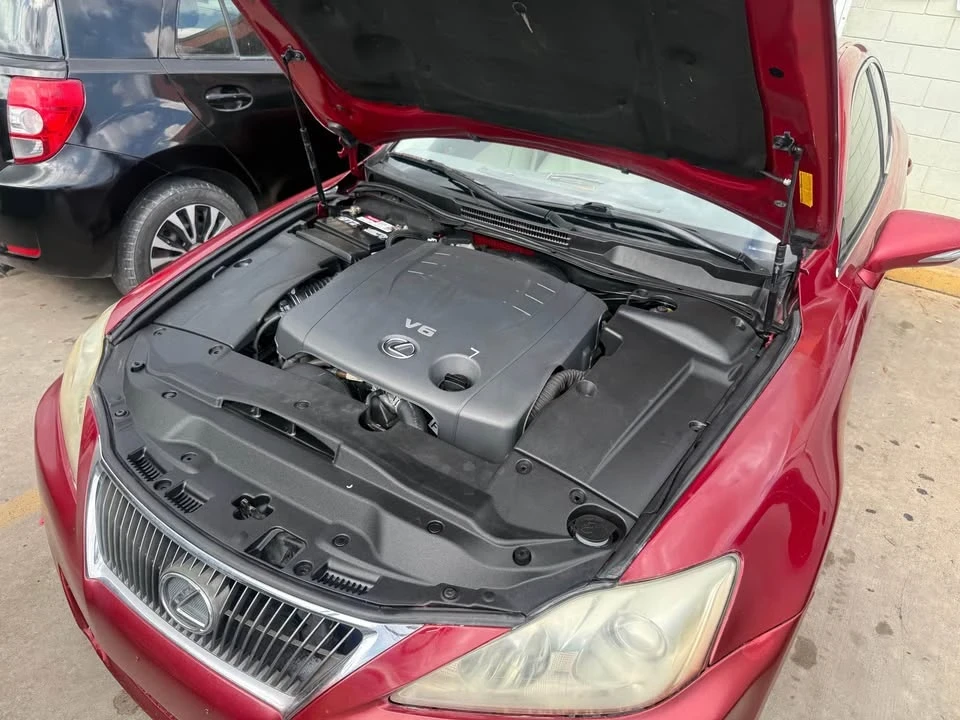 2012 Lexus IS 2nd Gen - Image 16 of 19