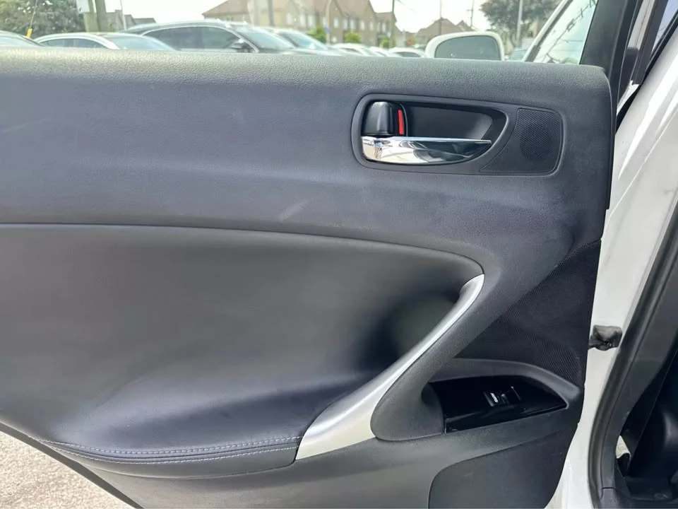 2012 Lexus IS 2nd Gen - Image 15 of 20