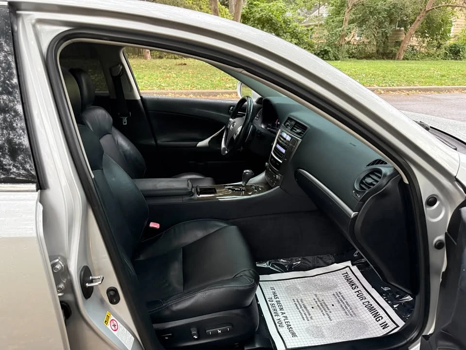 2012 Lexus IS 2nd Gen - Image 17 of 20
