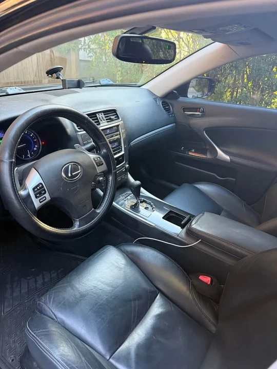 2012 Lexus IS 2nd Gen - Image 4 of 7