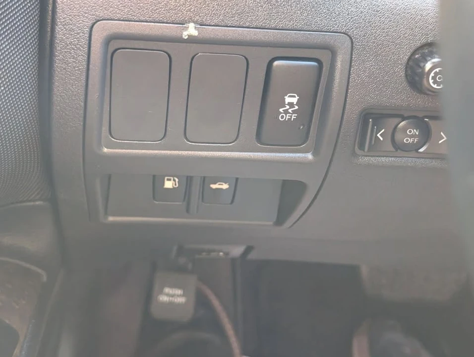2012 Lexus IS 2nd Gen - Image 14 of 17
