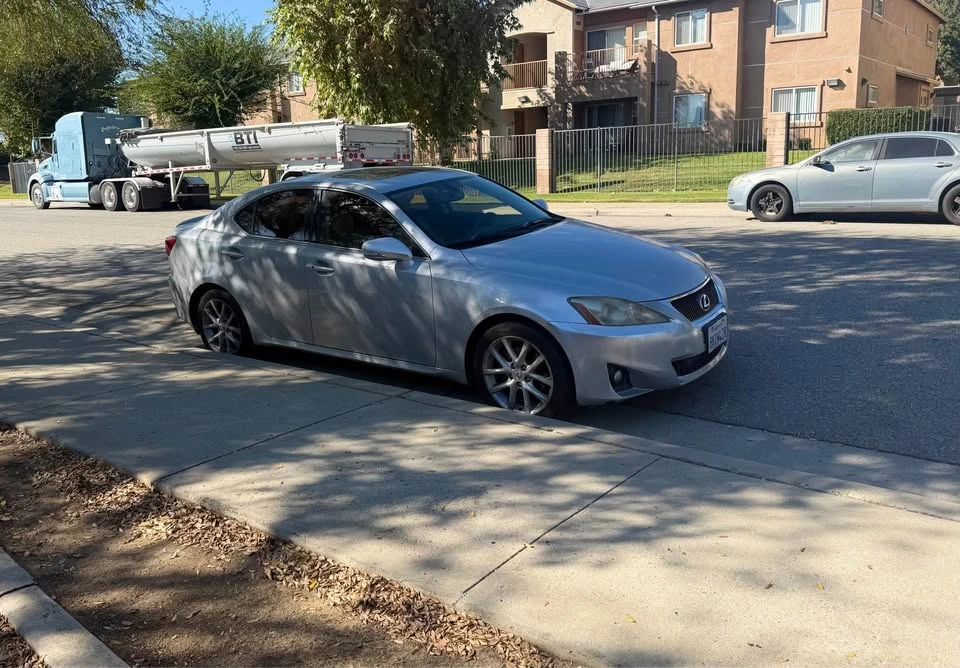 2012 Lexus IS 2nd Gen - Image 6 of 8