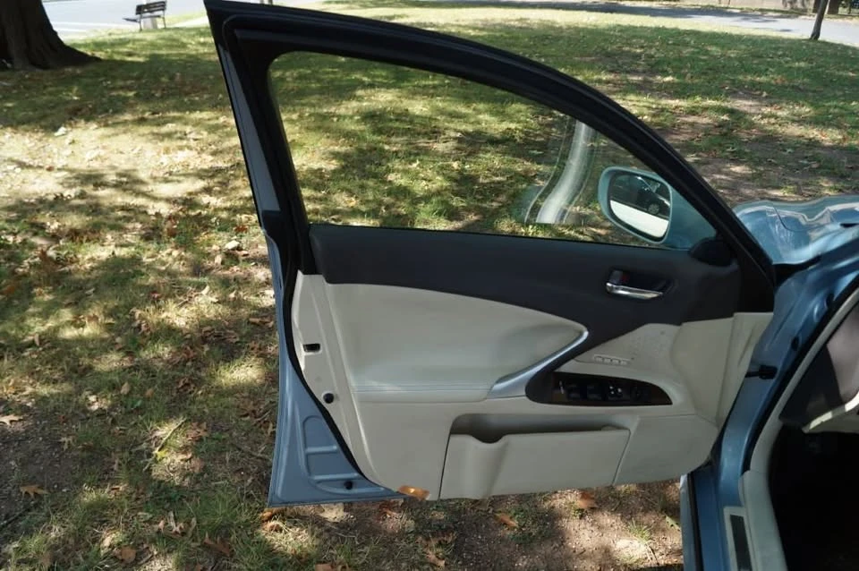 2012 Lexus IS 2nd Gen - Image 16 of 20