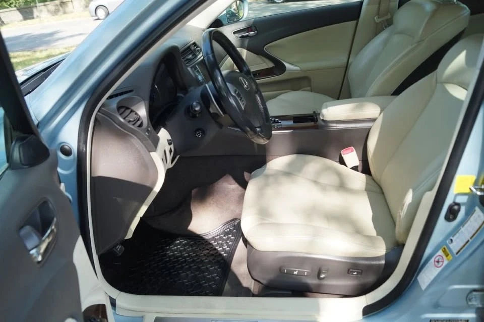 2012 Lexus IS 2nd Gen - Image 17 of 20