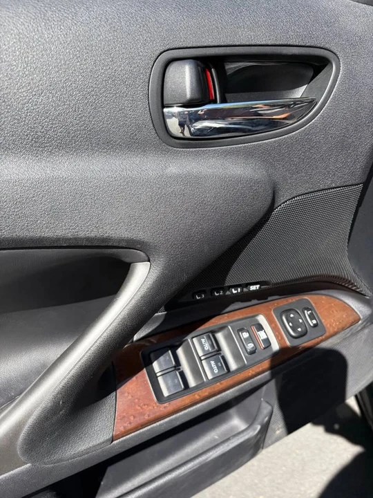 2012 Lexus IS 2nd Gen - Image 17 of 20
