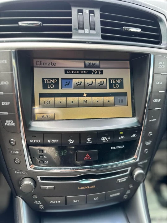 2012 Lexus IS 2nd Gen - Image 15 of 18