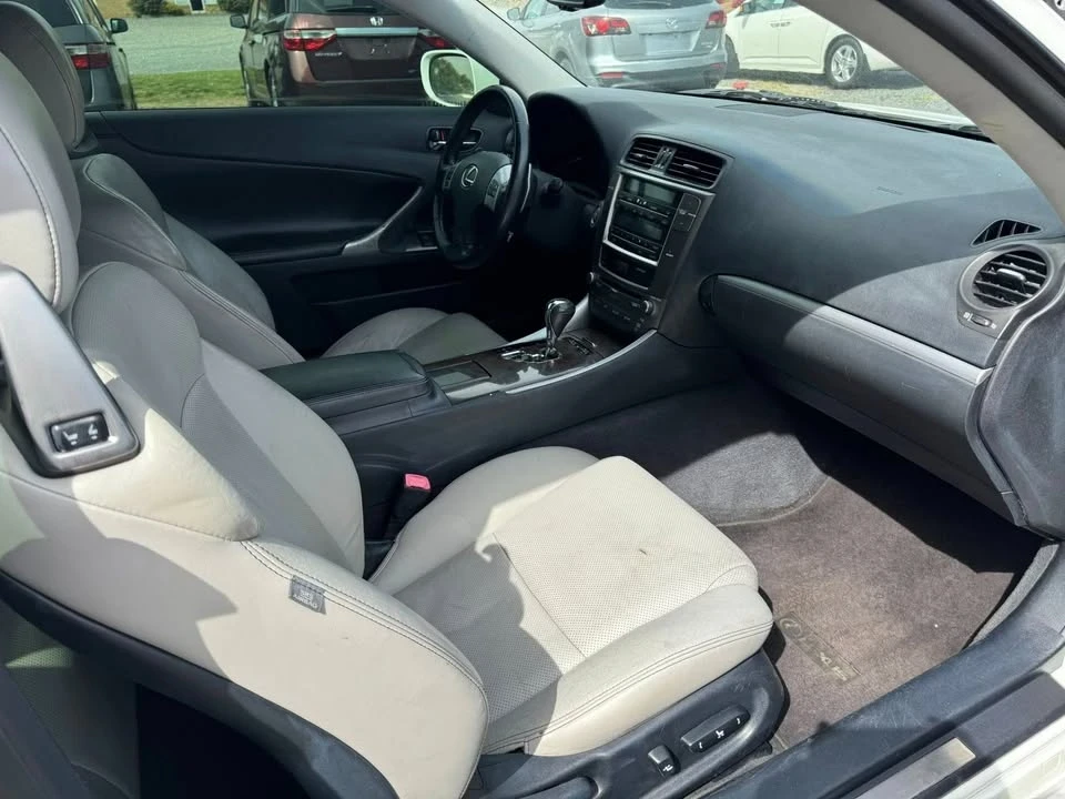 2012 Lexus IS 2nd Gen - Image 18 of 20