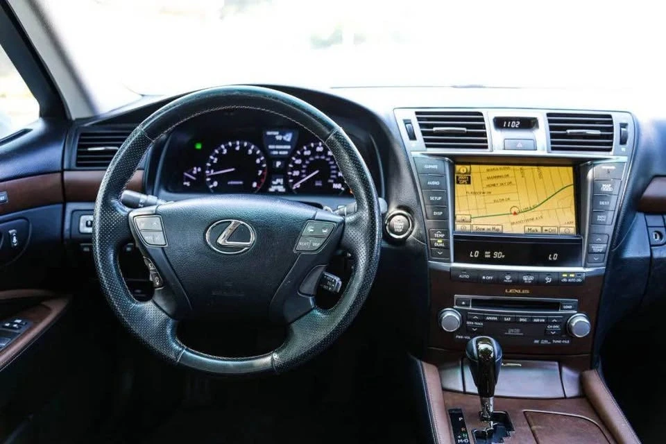2012 Lexus LS 4th Gen - Image 18 of 20