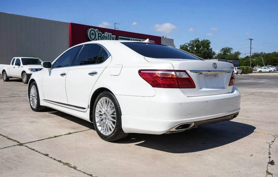 2012 Lexus LS 4th Gen - Image 8 of 20