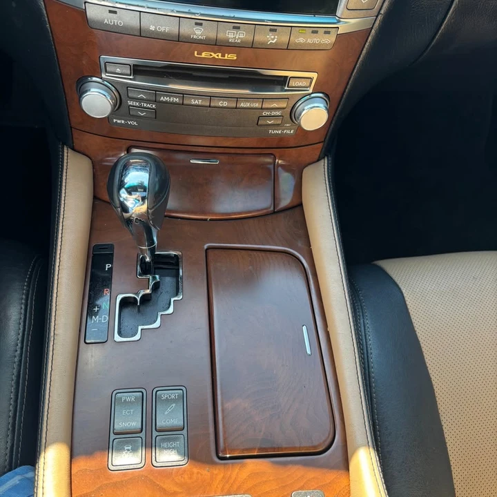 2012 Lexus LS 4th Gen - Image 16 of 16