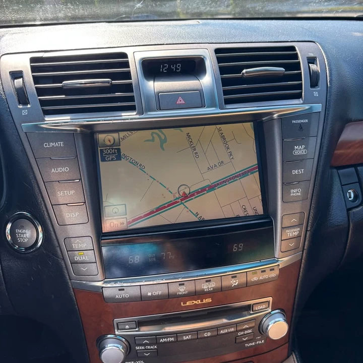 2012 Lexus LS 4th Gen - Image 15 of 16
