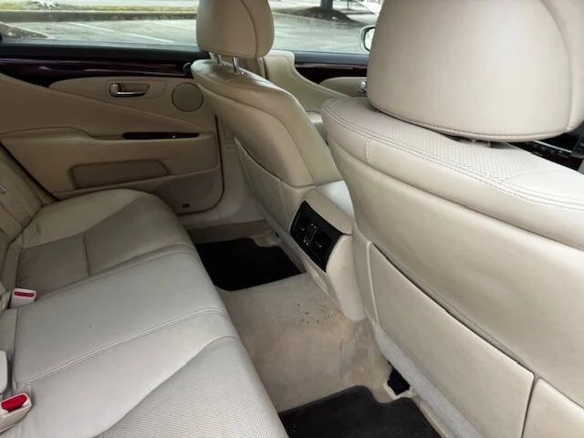 2012 Lexus LS 4th Gen - Image 19 of 20