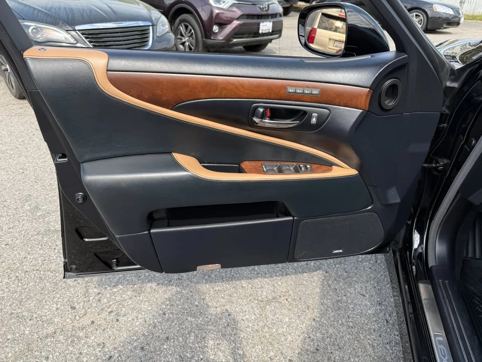 2012 Lexus LS 4th Gen - Image 10 of 20