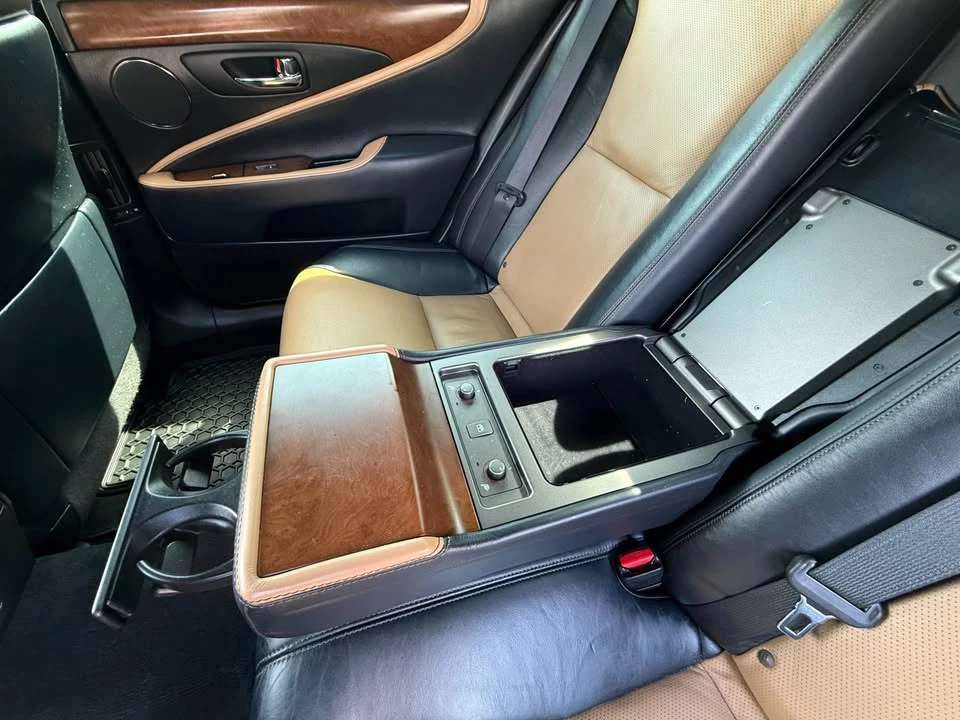 2012 Lexus LS 4th Gen - Image 16 of 20