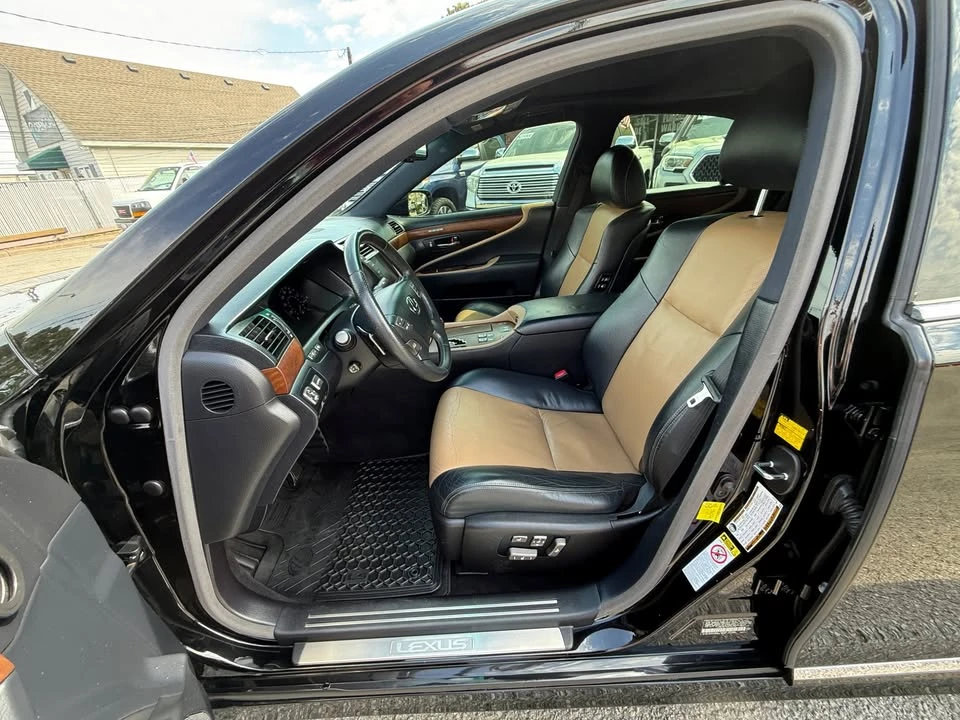 2012 Lexus LS 4th Gen - Image 11 of 20