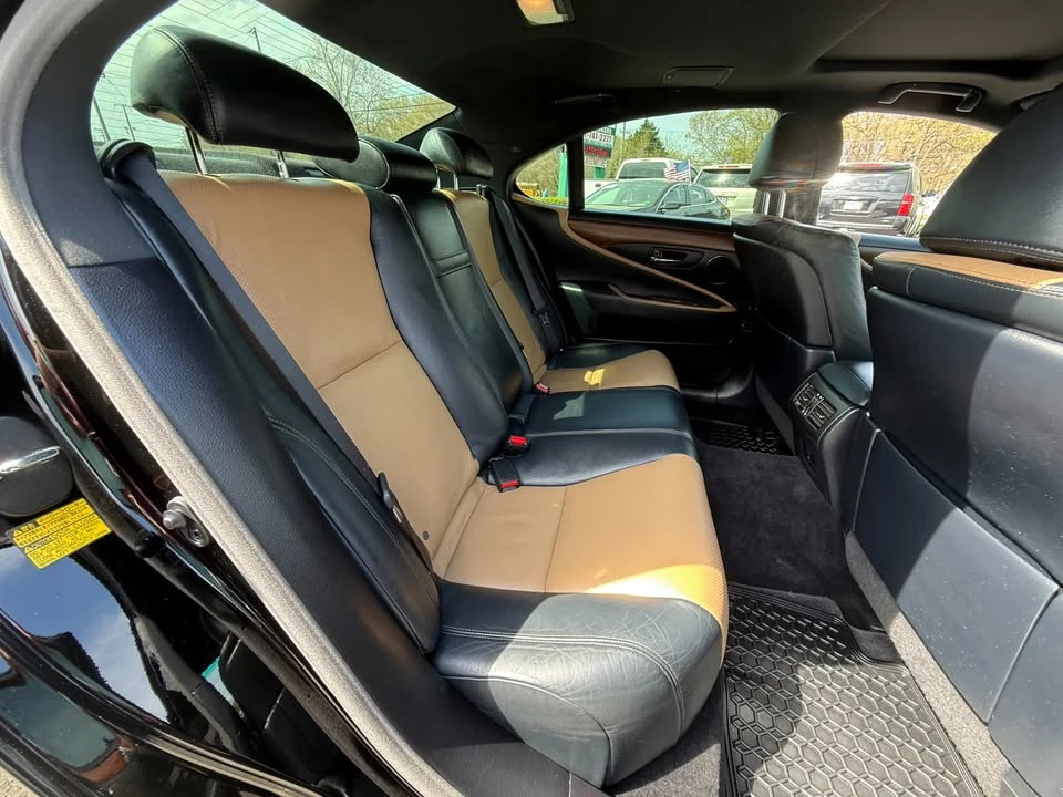 2012 Lexus LS 4th Gen - Image 17 of 20