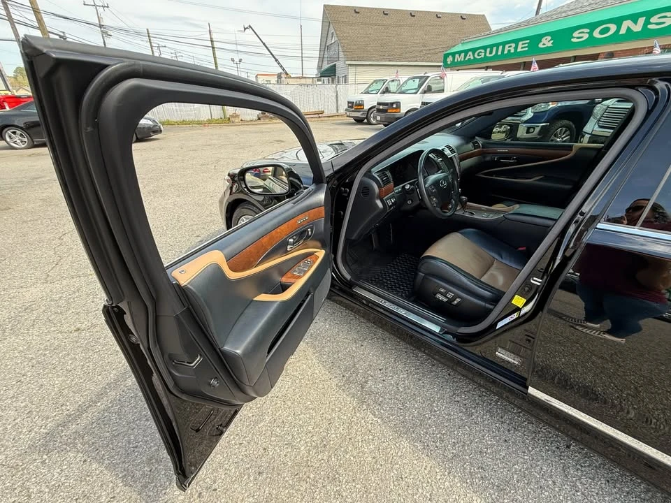 2012 Lexus LS 4th Gen - Image 9 of 20