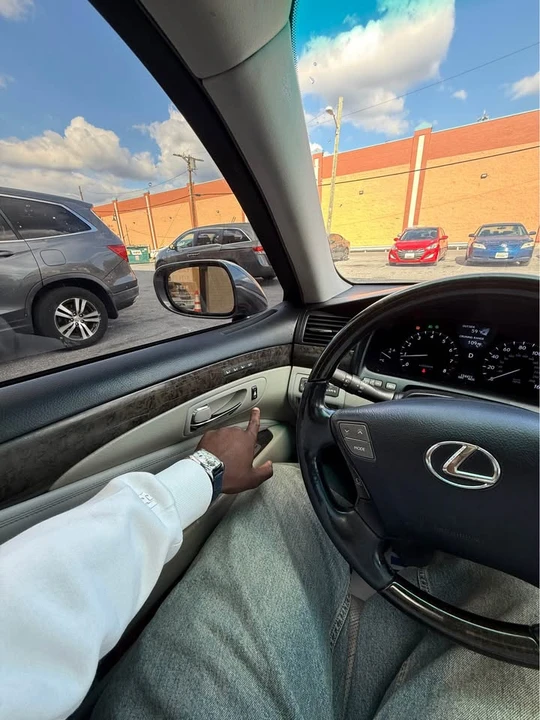2012 Lexus LS 4th Gen - Image 15 of 20