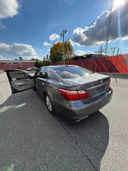 2012 Lexus LS 4th Gen - Image 13 of 20