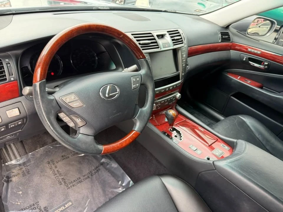 2012 Lexus LS 4th Gen - Image 19 of 20