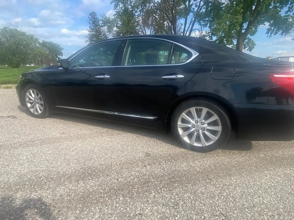 2012 Lexus LS 4th Gen - Image 8 of 20