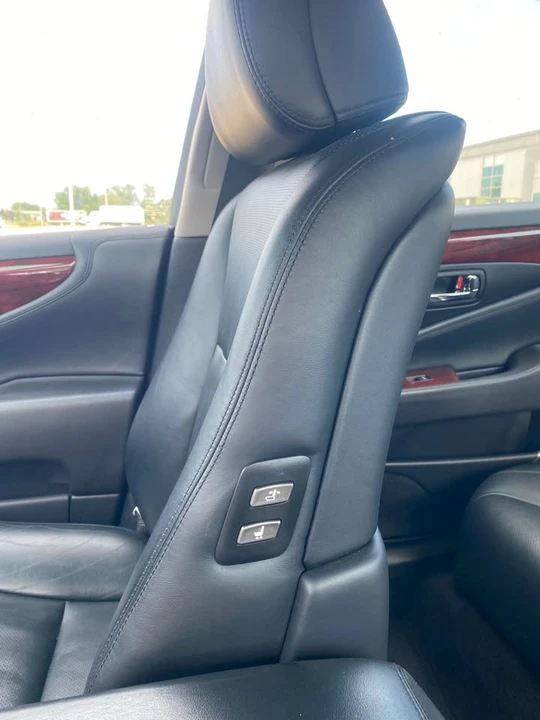 2012 Lexus LS 4th Gen - Image 14 of 20