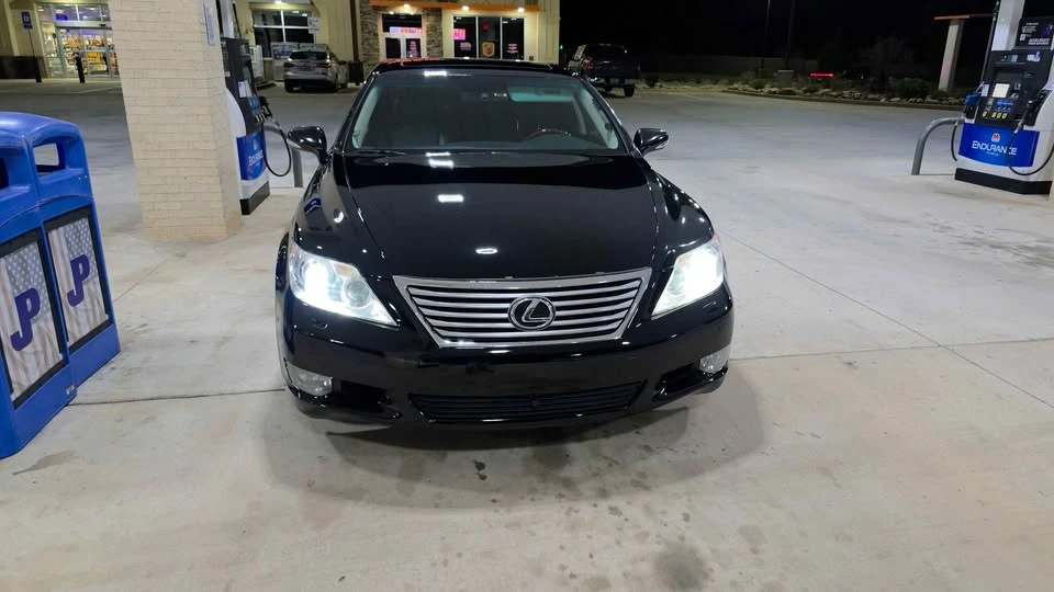 2012 Lexus LS 4th Gen - Image 3 of 10