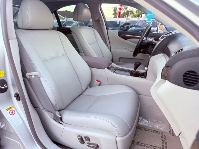 2012 Lexus LS 4th Gen - Image 16 of 20