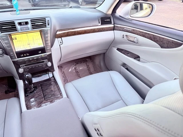 2012 Lexus LS 4th Gen - Image 10 of 20