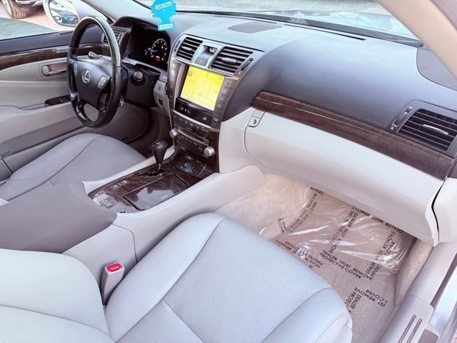 2012 Lexus LS 4th Gen - Image 17 of 20