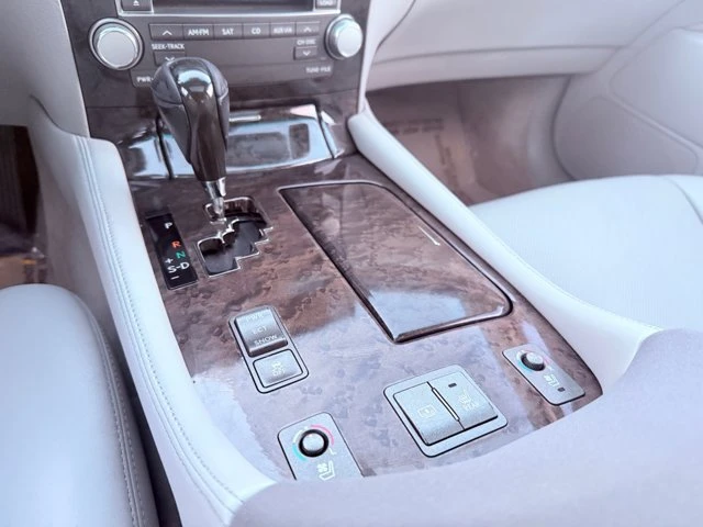2012 Lexus LS 4th Gen - Image 13 of 20
