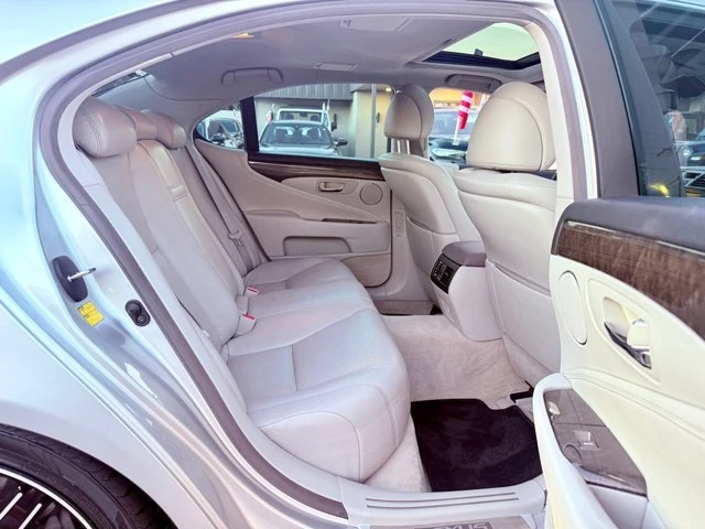 2012 Lexus LS 4th Gen - Image 17 of 19