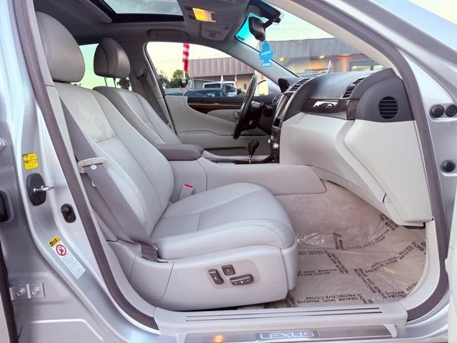 2012 Lexus LS 4th Gen - Image 14 of 19