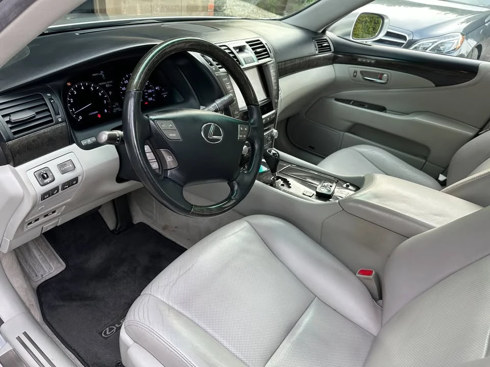 2012 Lexus LS 4th Gen - Image 5 of 8