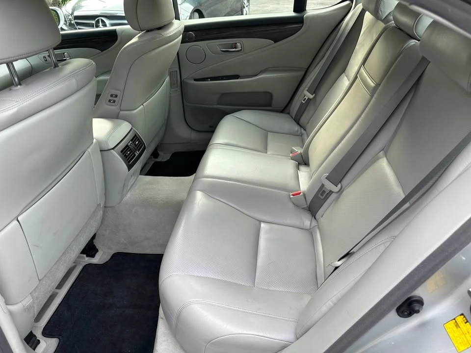 2012 Lexus LS 4th Gen - Image 4 of 8