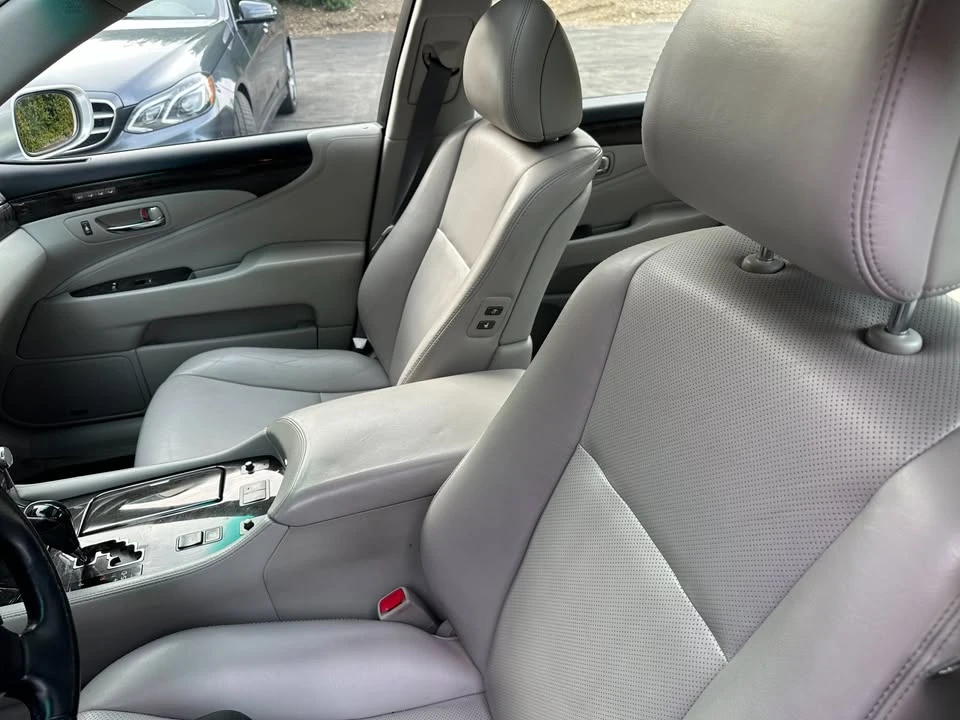 2012 Lexus LS 4th Gen - Image 3 of 8