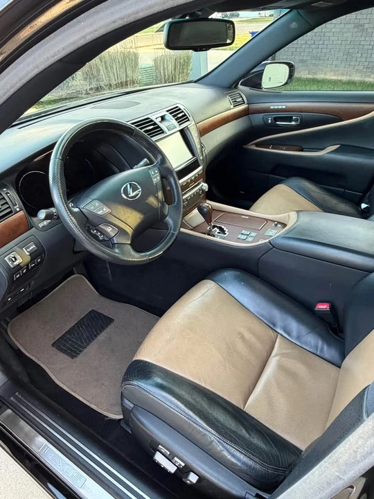 2012 Lexus LS 4th Gen - Image 11 of 18
